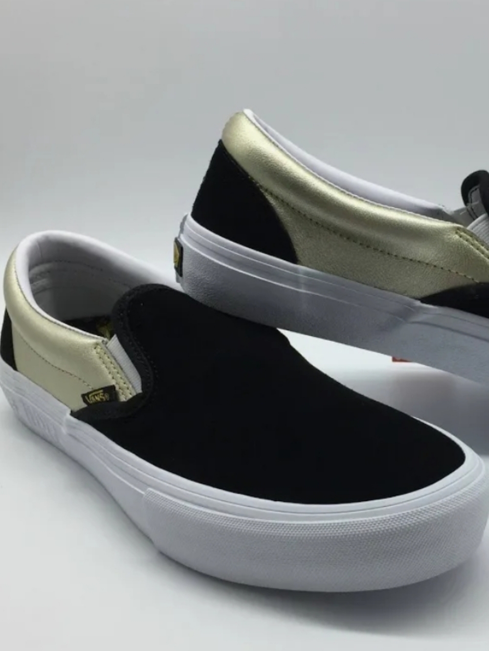 NEW "Vans & Shake" Black And Gold Men's 6.5 VANS Skate Sneakers